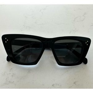 CELINE CAT EYE SUNGLASSES IN ACETATE
BLACK